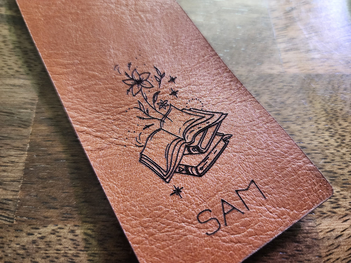 Custom Leather Bookmark | Gifts for her| Book Lovers | Storytelling | Different designs | Books and Flowers