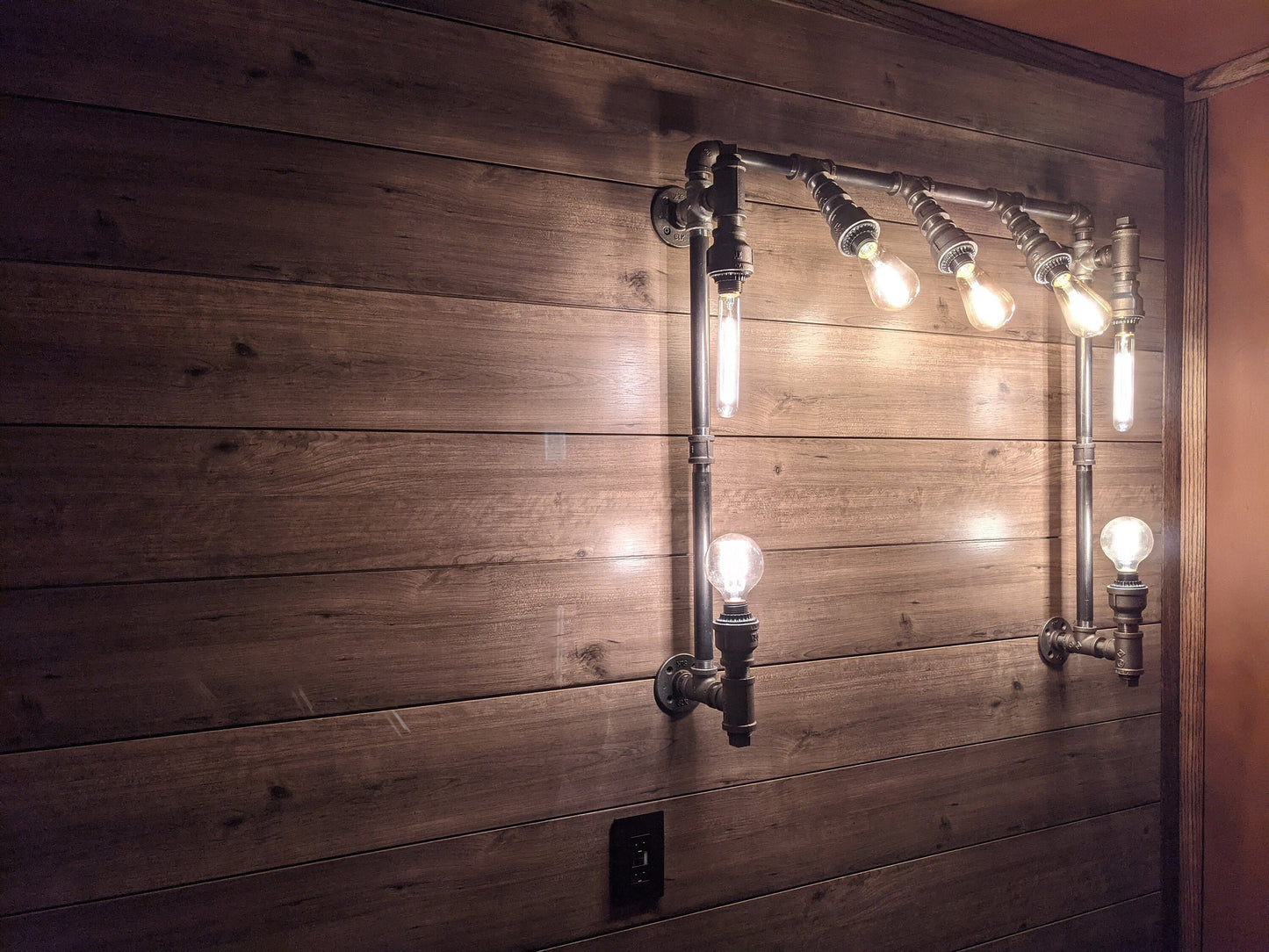 Industrial Light Fixture | Wall Mounted | Vintage Edison Filament Bulbs | Black Pipe | The Old-Fashion